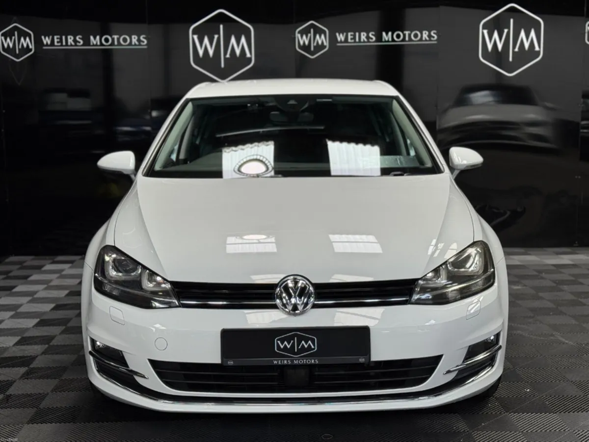 Volkswagen Golf 1.4TSI//LEATHER SEATS//AUTOMATIC// - Image 4