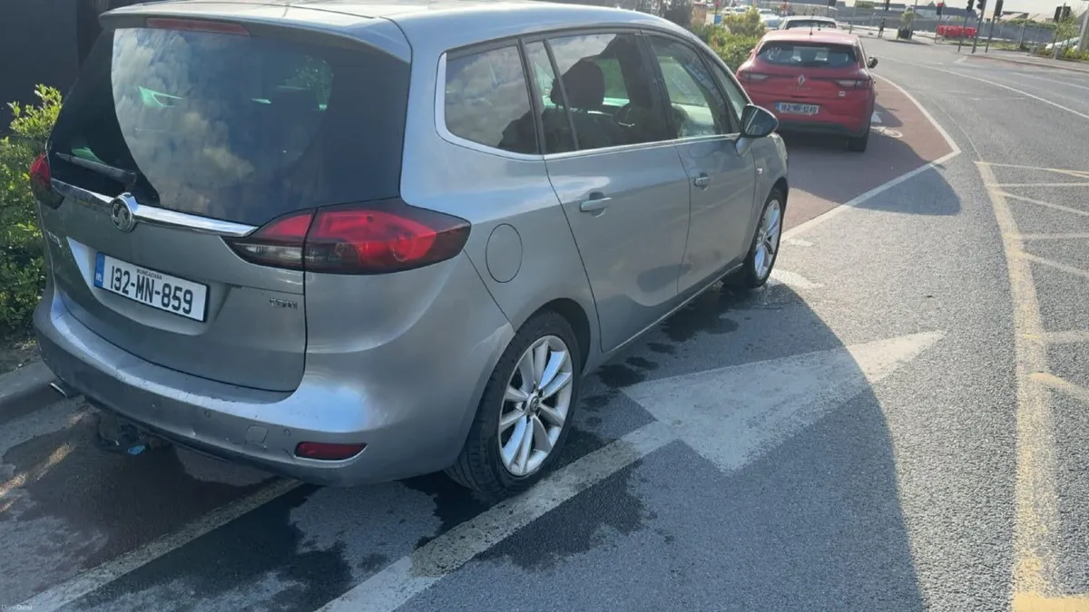 Automatic Vauxhall Zafira Tourer - Image 6
