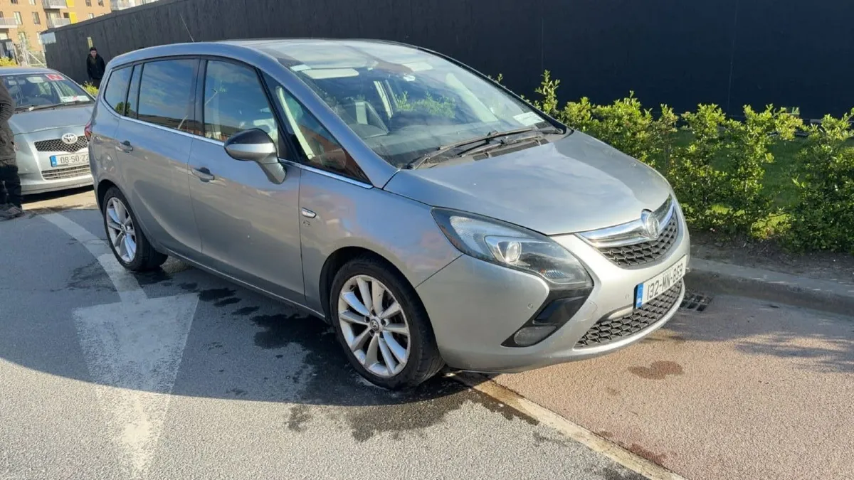 Automatic Vauxhall Zafira Tourer Tax/Test - Image 2