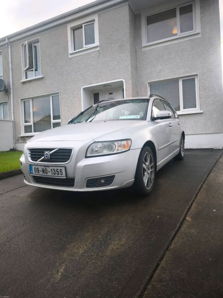 Volvo v50 estate 1.6d - Image 2