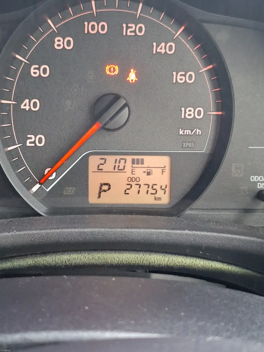 Toyota Vitz 2012 just 27000 km new nct - Image 2