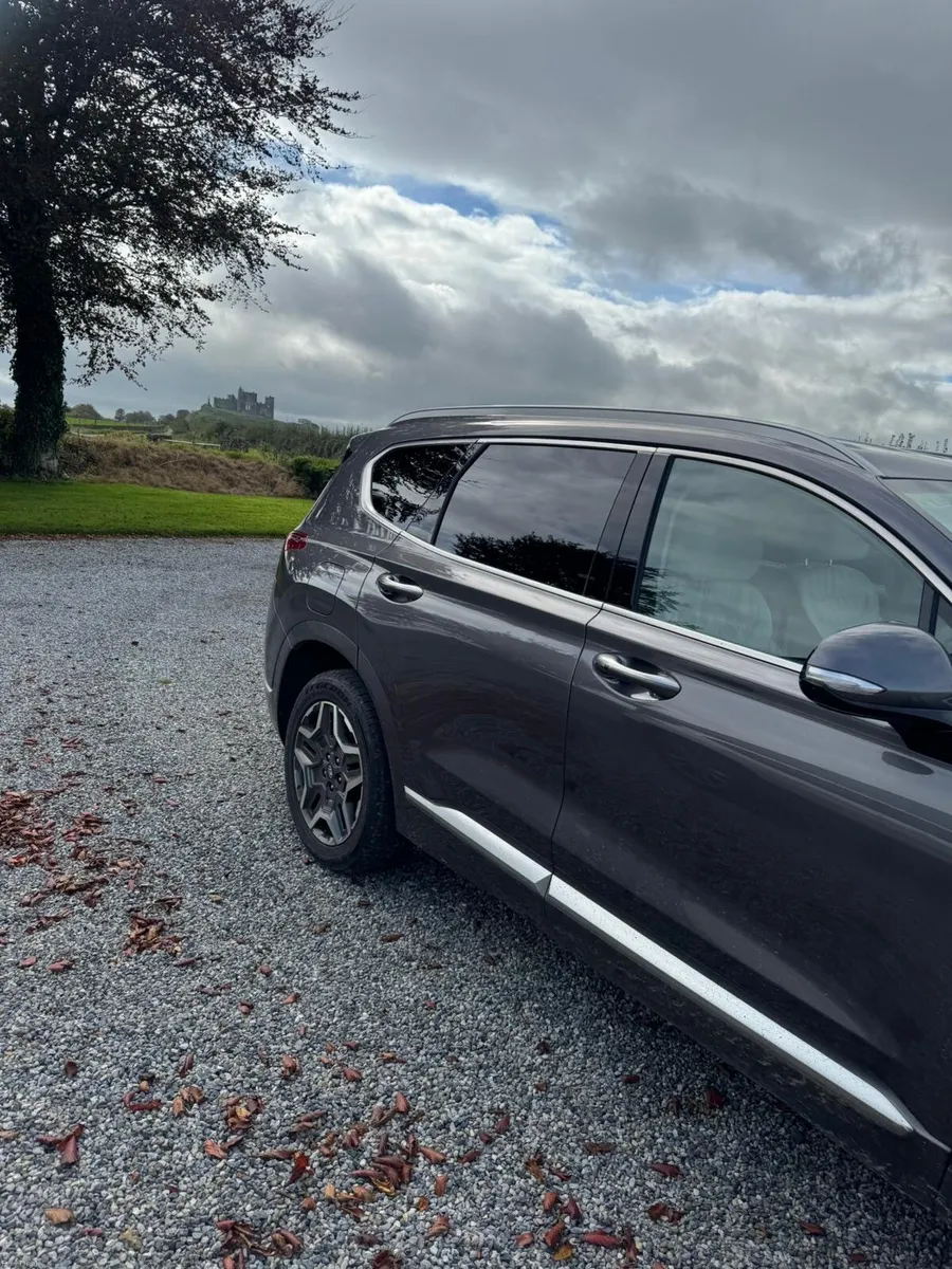 Hyundai Santa Fe 2023 - Image 6