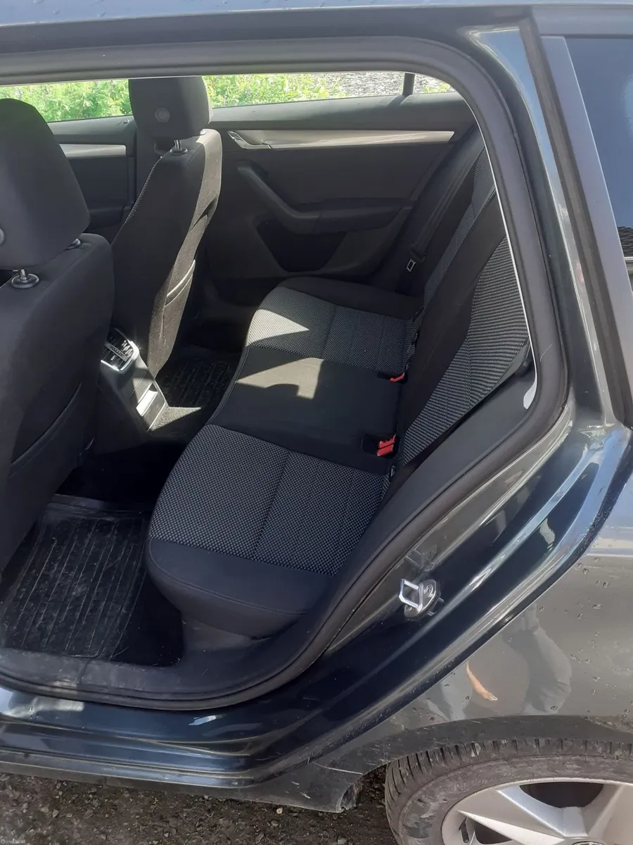 Skoda Octavia 2015 diesel sw estate - Image 2