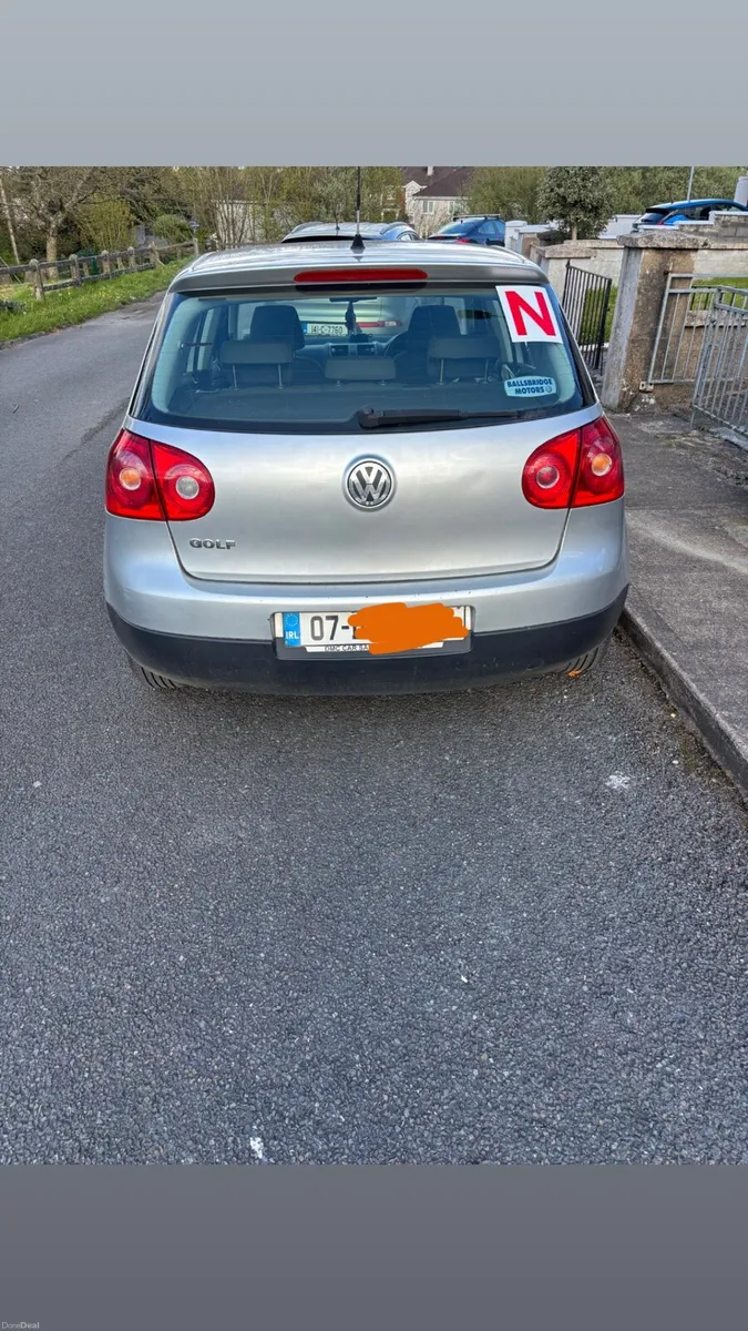 1.4 petrol 07 Volkswagen Golf - Image 4