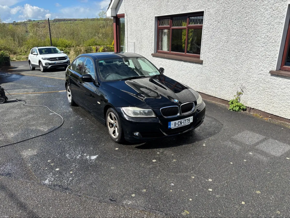 BMW 3-Series 2011 - Image 1