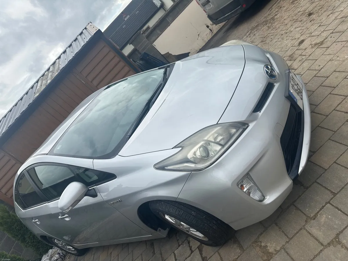 Toyota Prius 2012 - Image 2