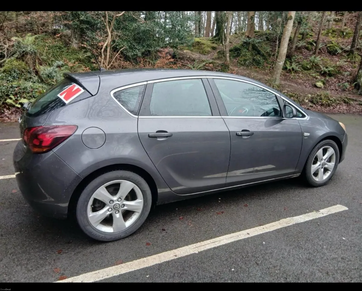 Vauxhall Astra 2010 - Image 1
