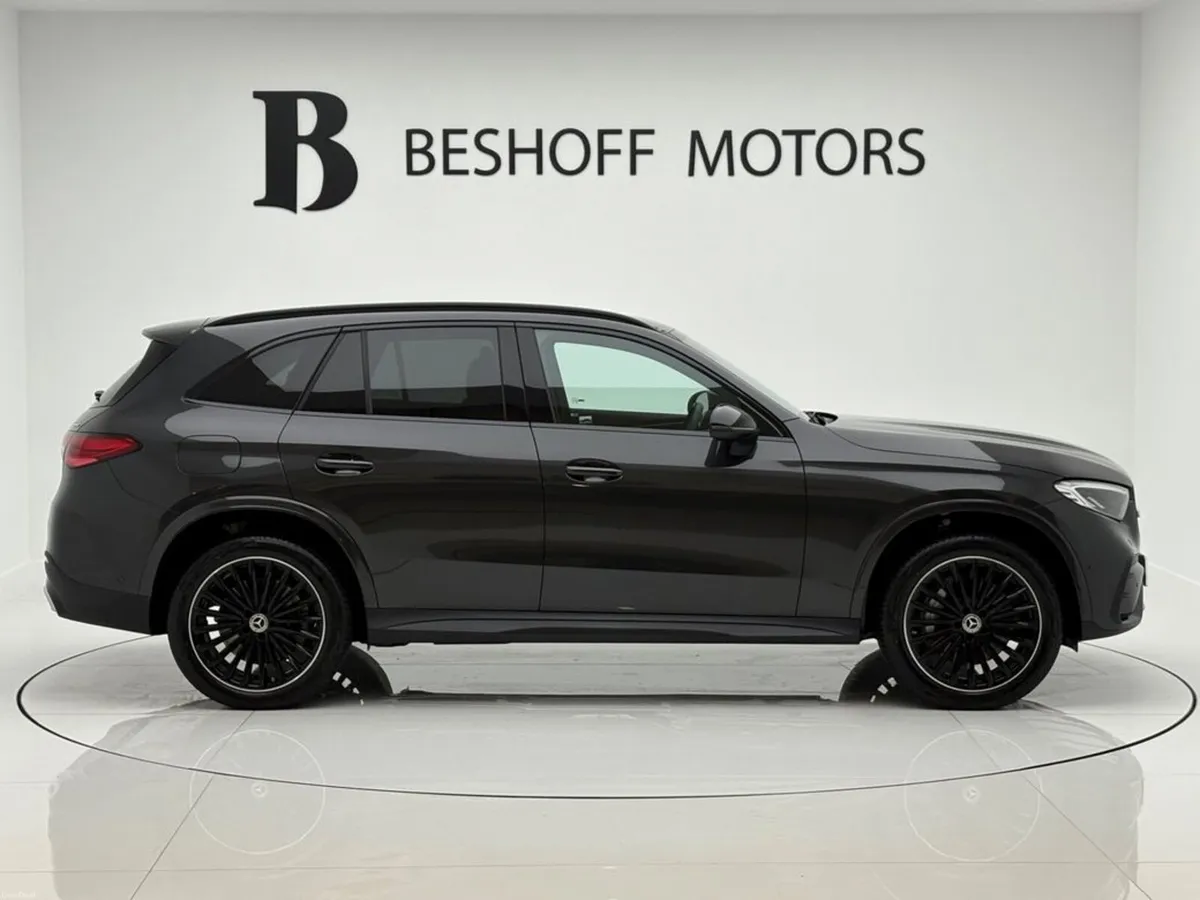 Mercedes-Benz GLC 300e 4MATIC URBAN EDITION=ONLY 1 - Image 4