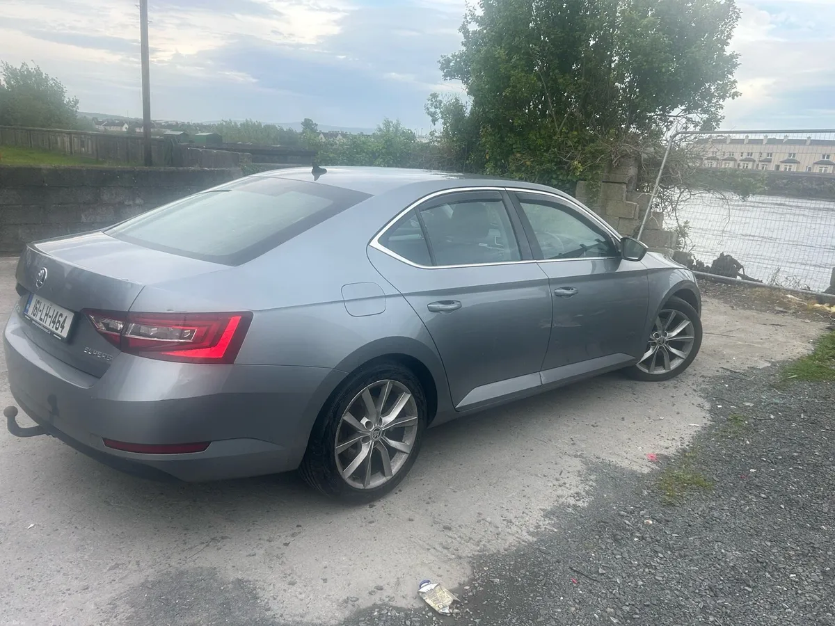 2016 Skoda superb - Image 4