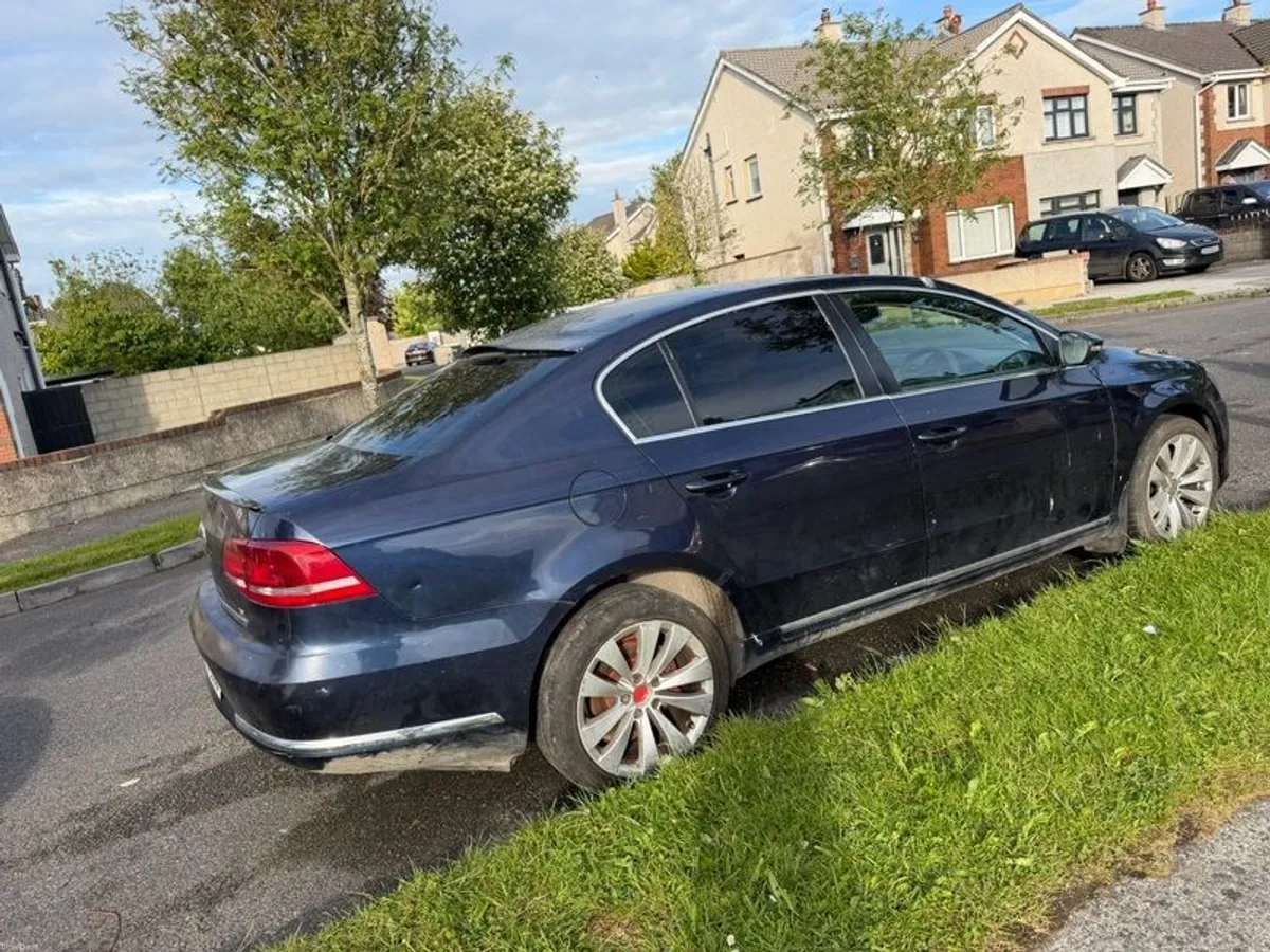 2012 Volkswagen Passat - Image 3