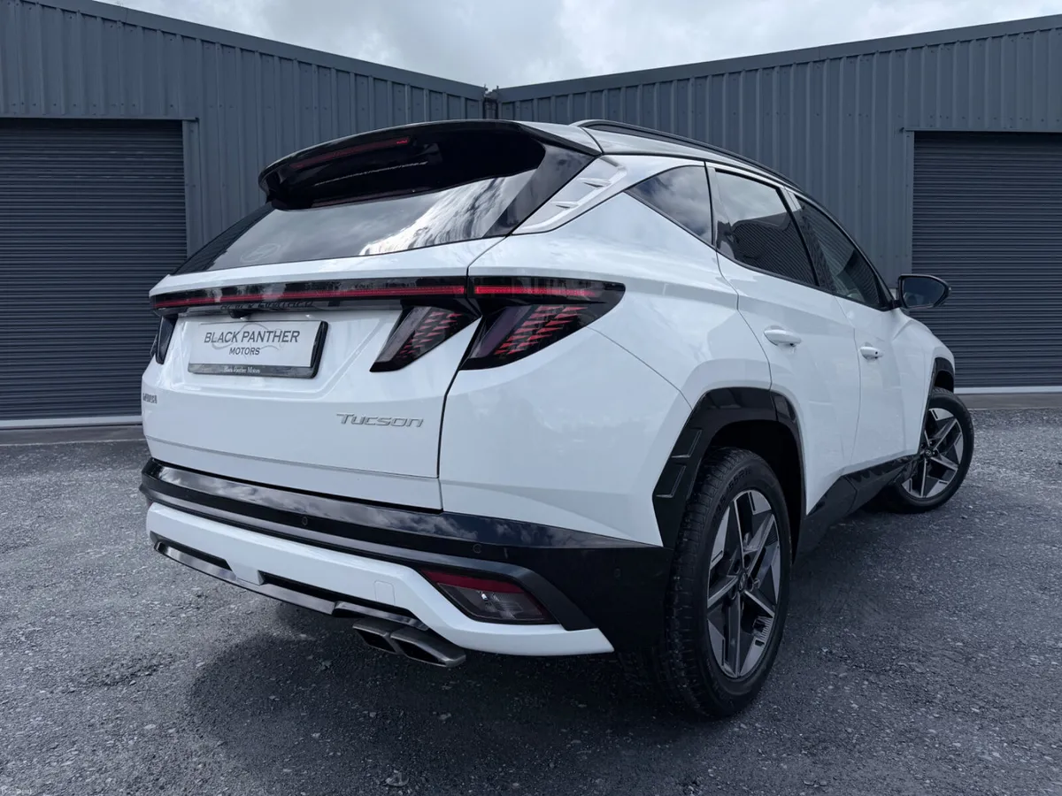 Hyundai Tucson 242’ Executive Plus TOP SPEC/LOW KM - Image 4
