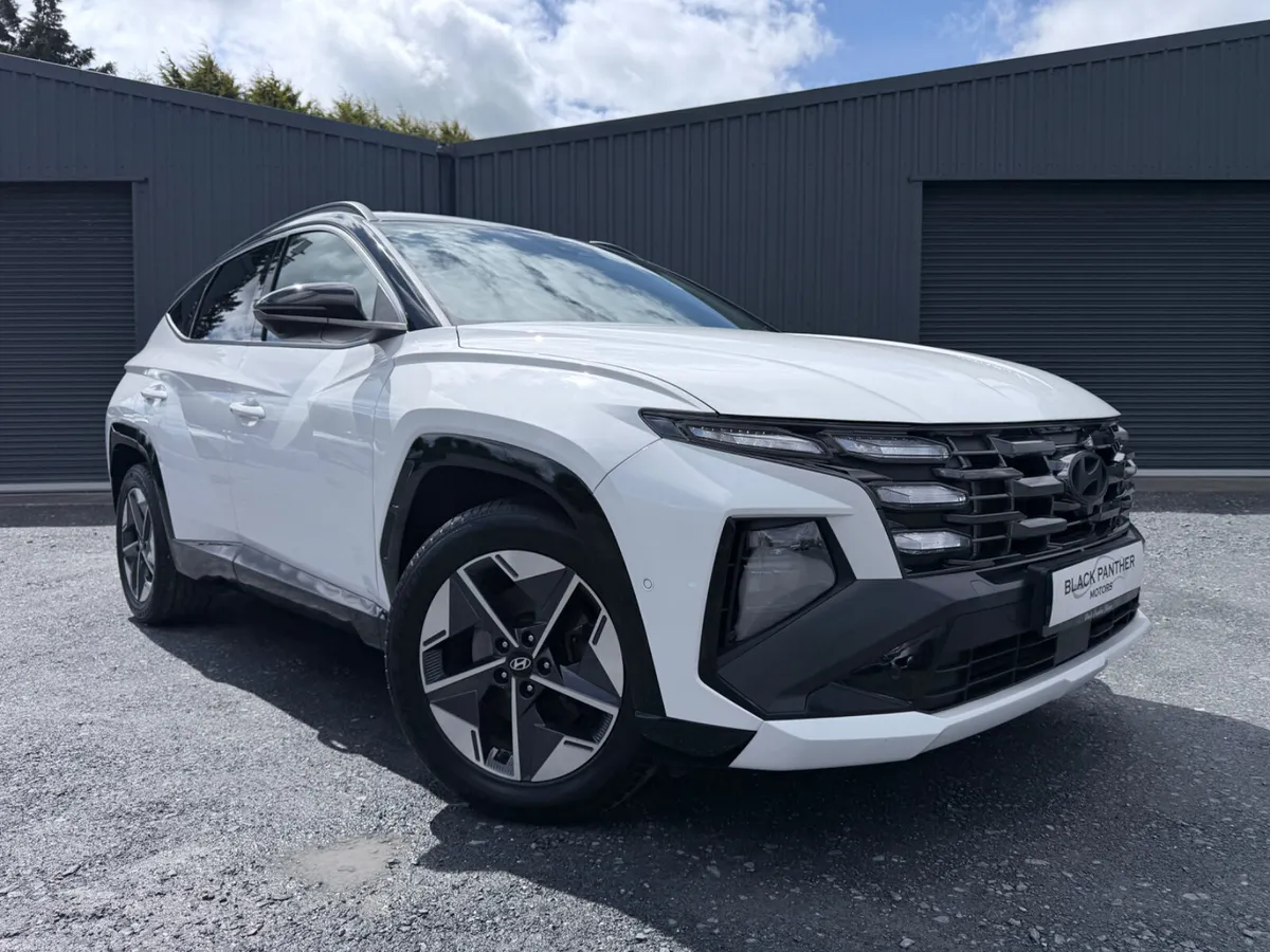 Hyundai Tucson 242’ Executive Plus TOP SPEC/LOW KM - Image 1