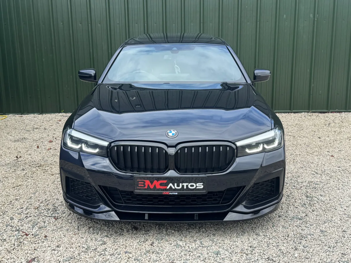 2021 SUNROOF 520D BMW - Image 3