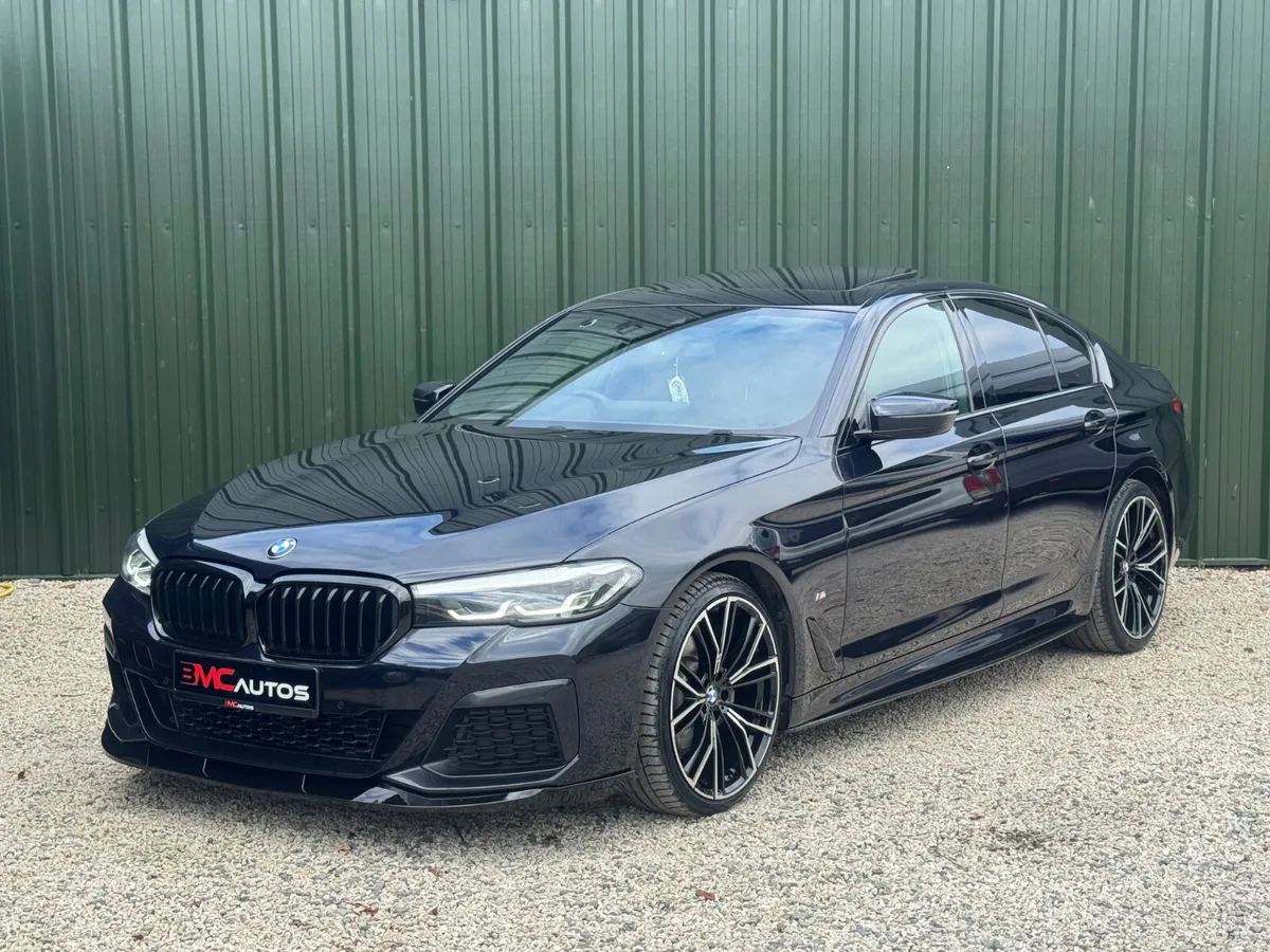 2021 SUNROOF 520D BMW - Image 4