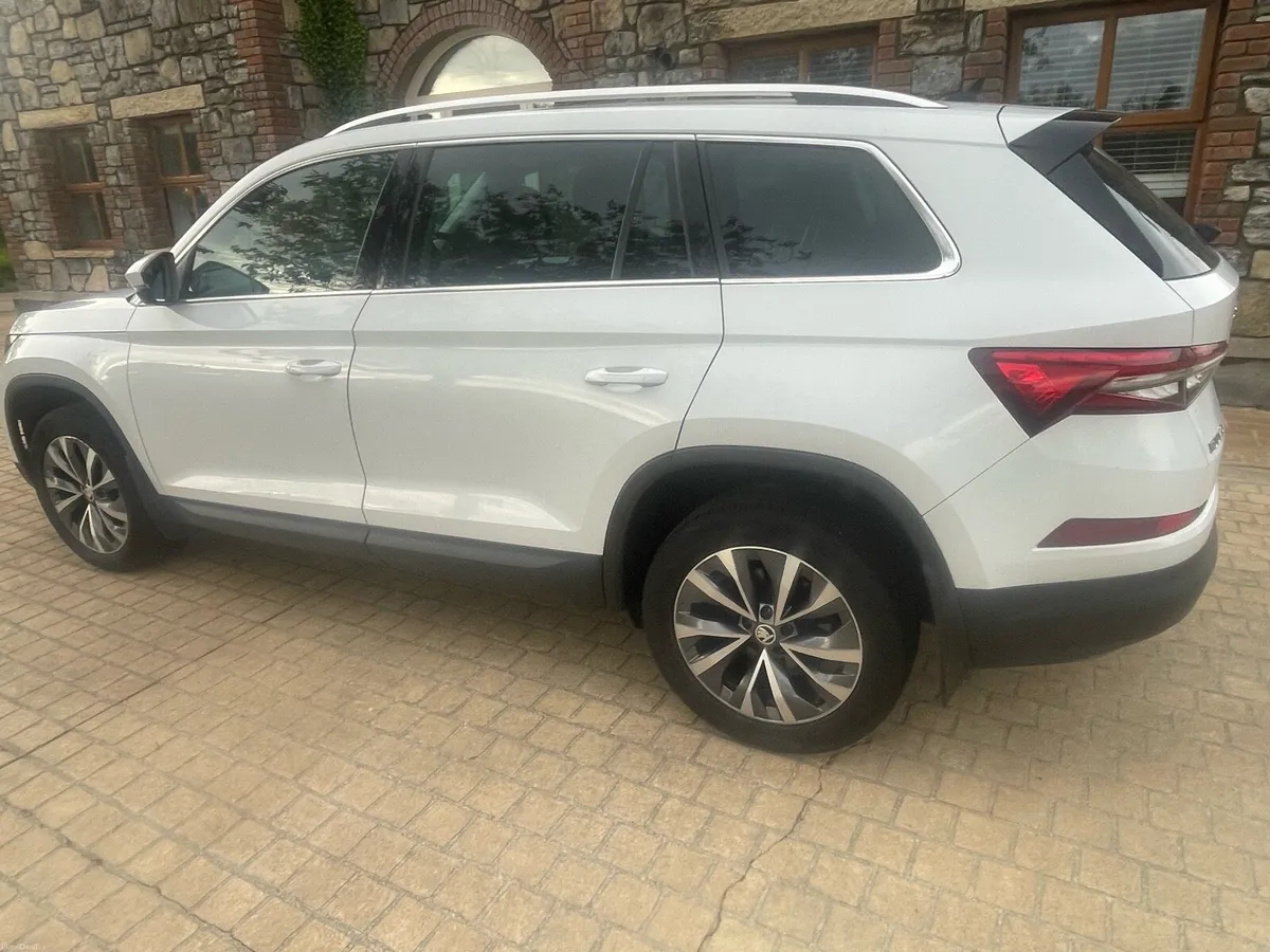 Car - Image 2
