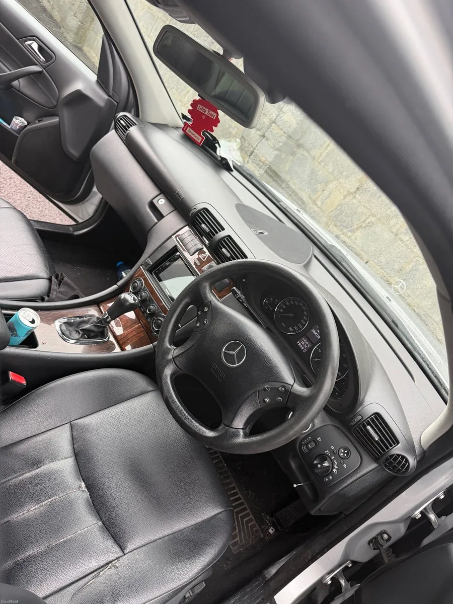 Mercedes c180 kompresor petrol - Image 4