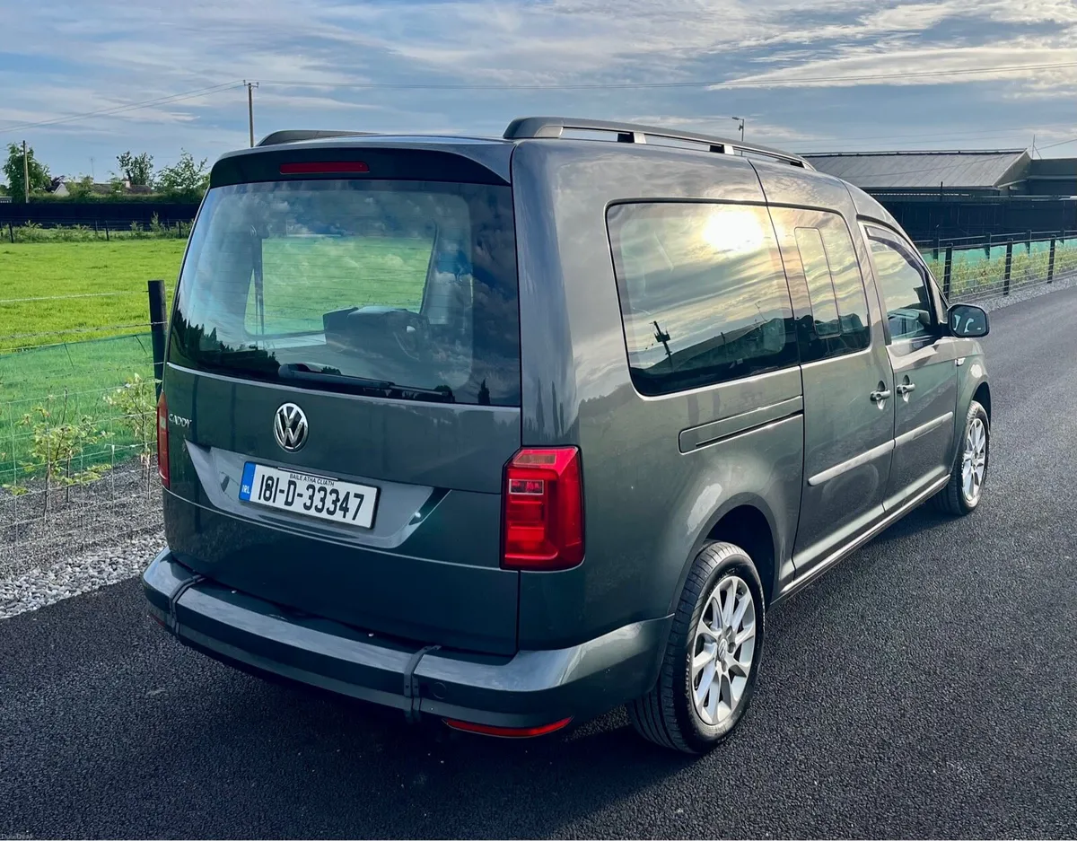 2018 Volkswagen Caddy MaxiLife Automatic - Image 4