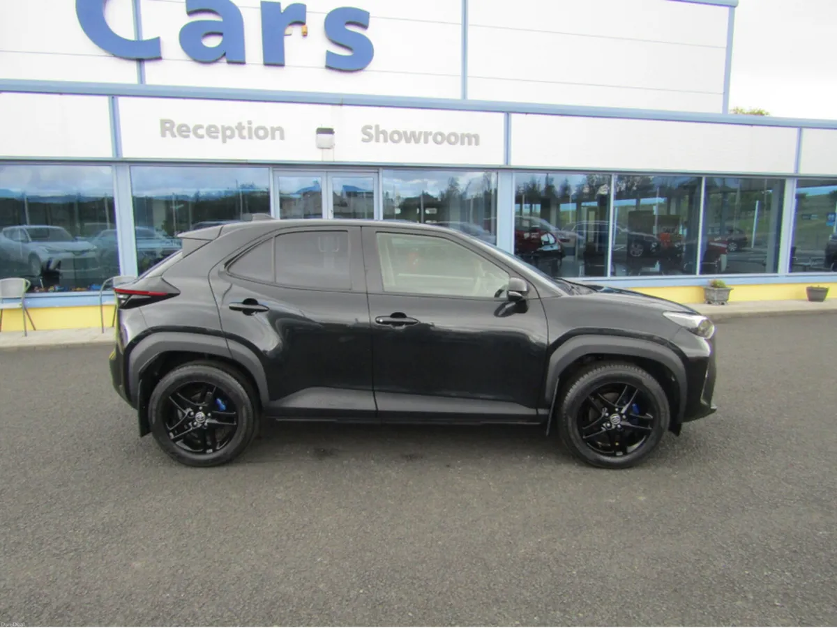 Toyota Yaris Cross AUTOMATIC - Image 3