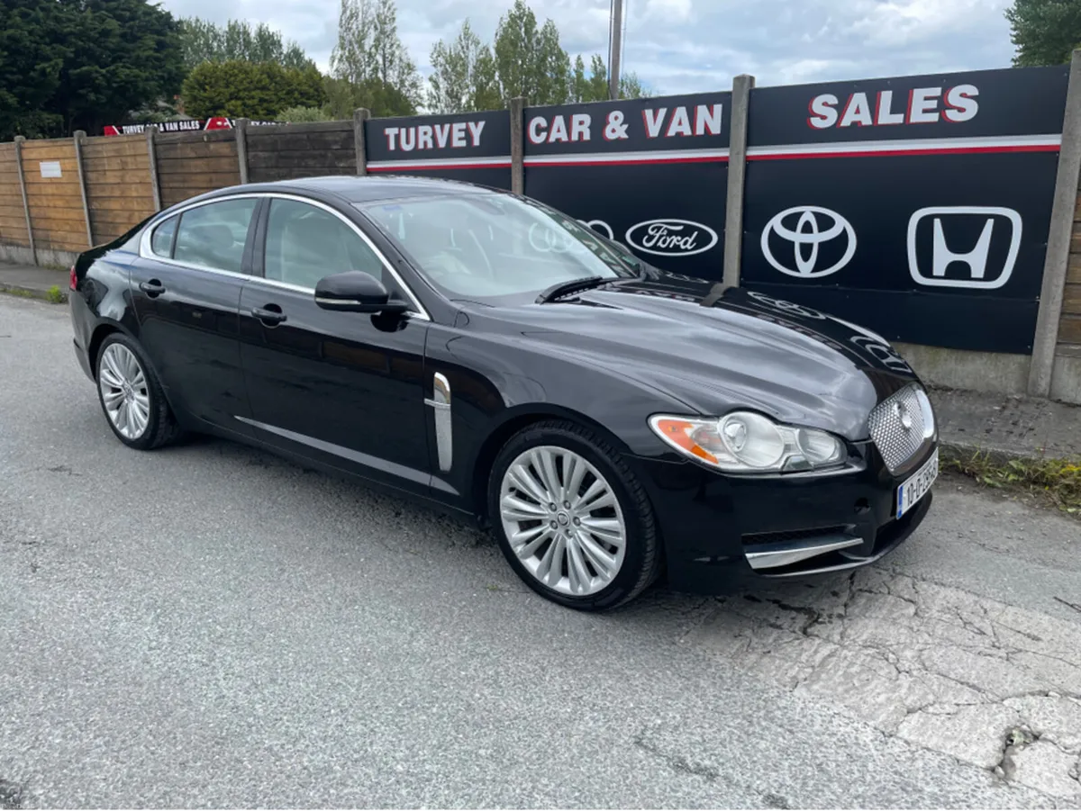 Jaguar XF 3.0 DIESEL PREMIUM LUXURY D 4DR AUTO - Image 2