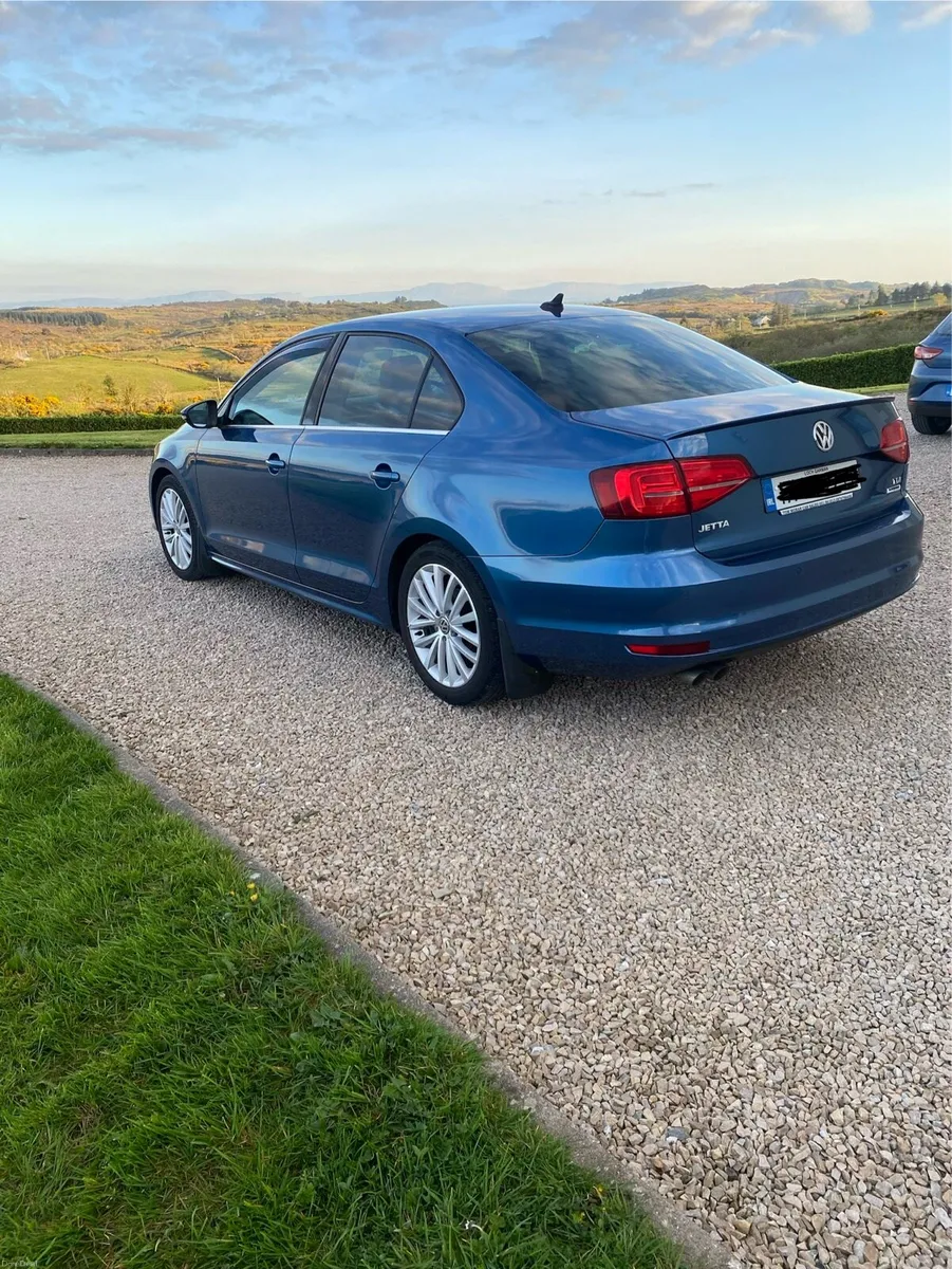 2017 Volkswagen Jetta - Image 3