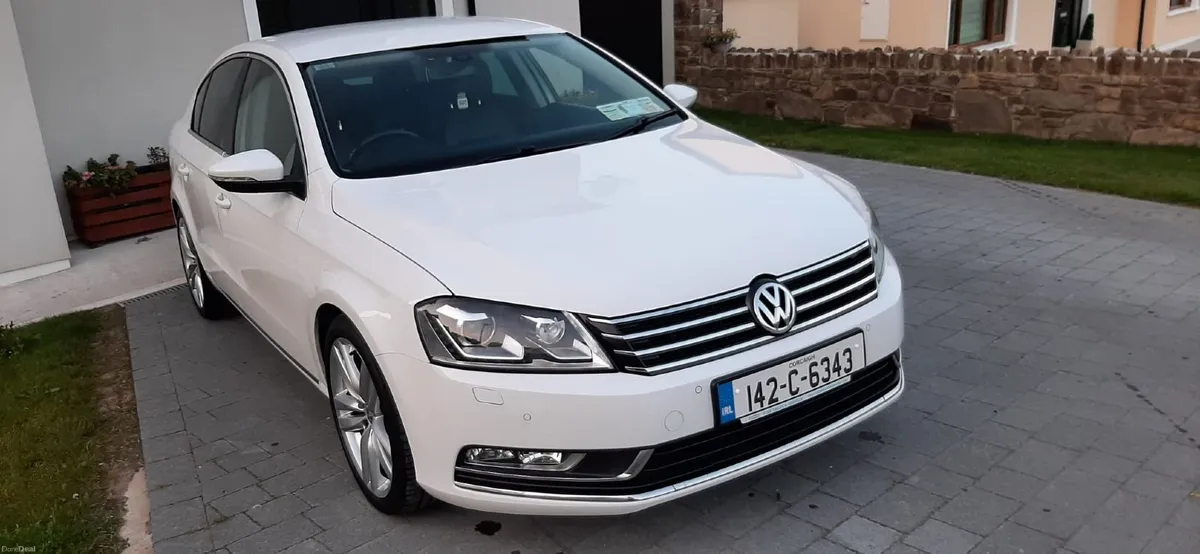 Volkswagen Passat 2014 2.0 TDI - Image 1