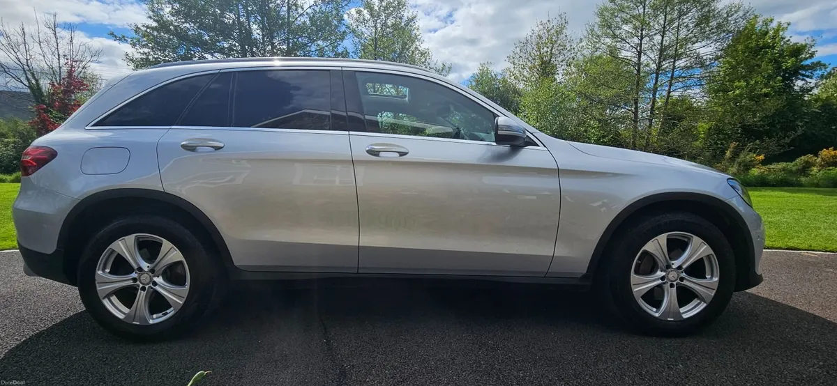 2016 Mercedes-Benz GLC 220d 4MATIC Sport Premium - Image 3