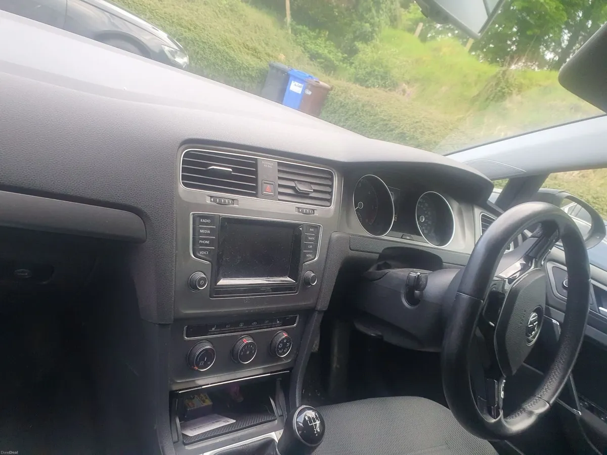 Volkswagen Golf 2013 - Image 2
