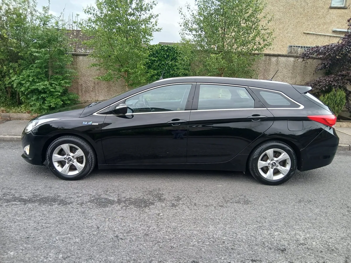 2013 Hyundai i40 Estate  Nct'd 11/26 - Image 2