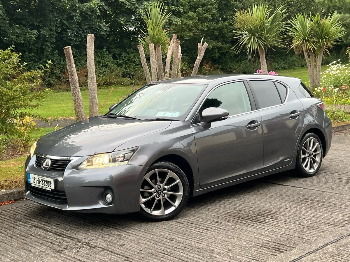 131 LEXUS CT200H 1.8 HYBRID LEATHER SAT NAV - Image 2