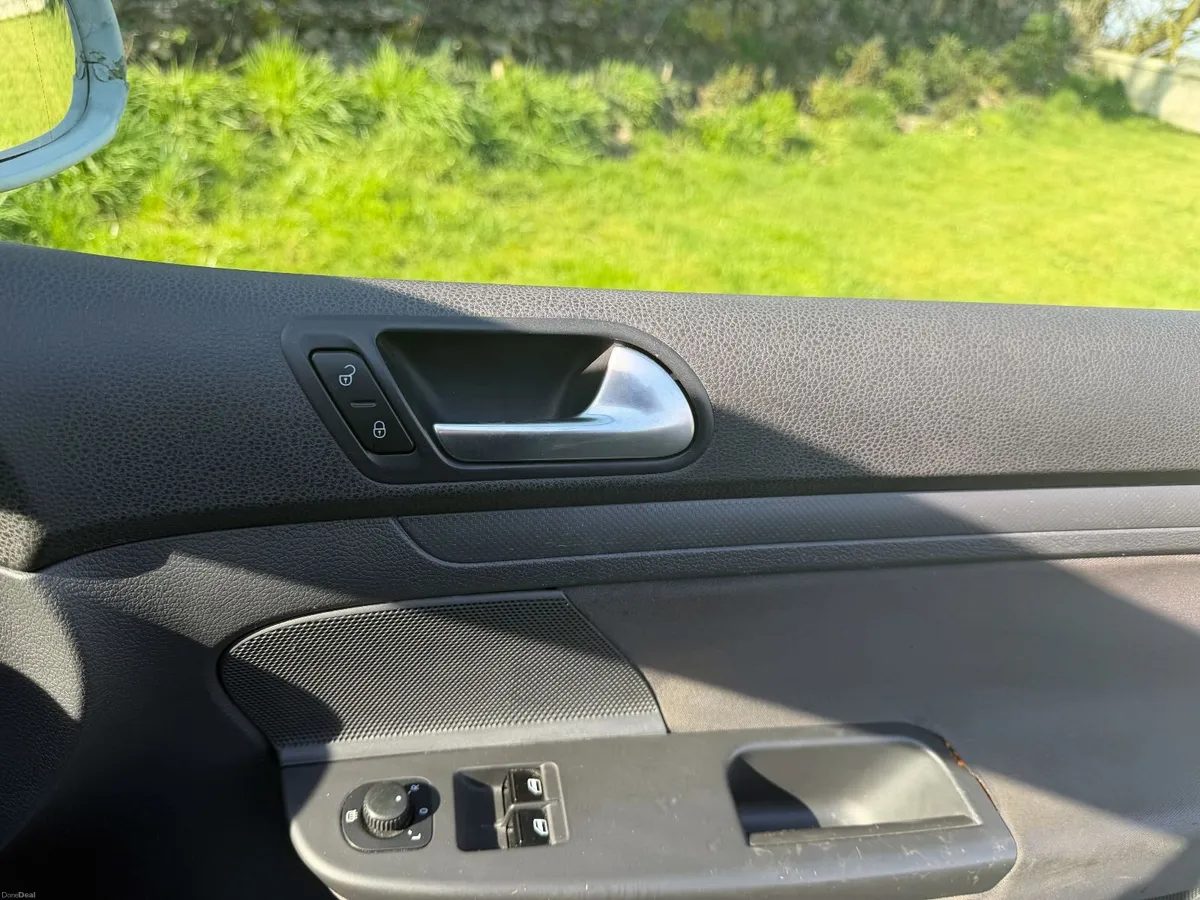 Volkswagen Golf 2007 - Image 2