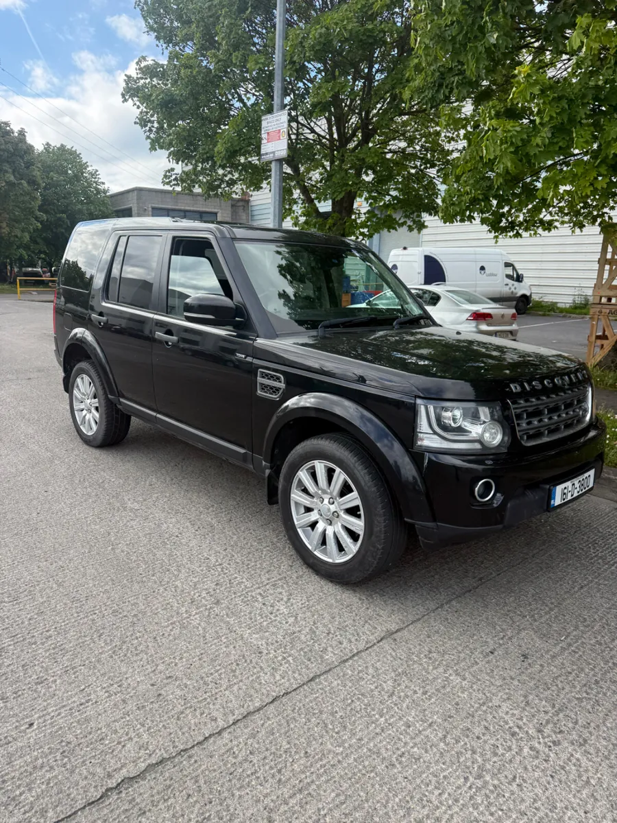 Land Rover Discovery 2016 - Image 1