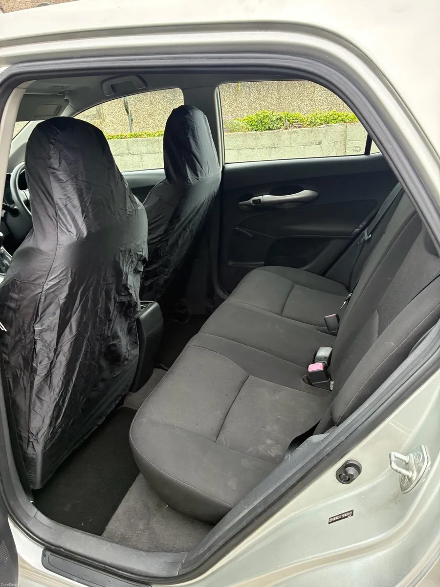 08 Toyota Auris 1.4 - Image 3