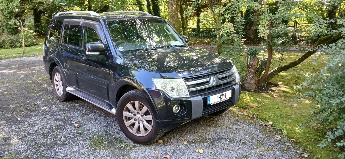 Mitsubishi Pajero 2011 - Image 2