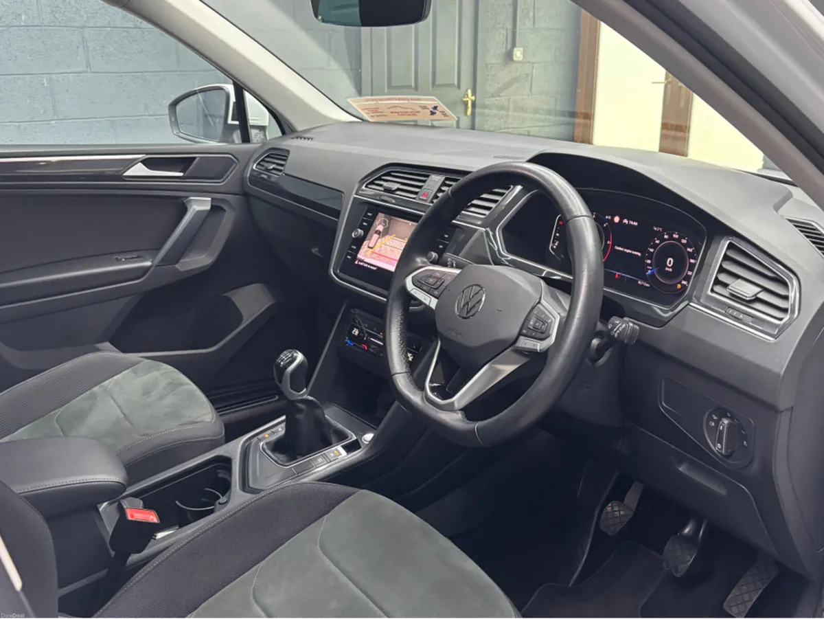 Volkswagen Tiguan ELEGANCE 2.0 TDI MANUAL 6SPEED F - Image 6