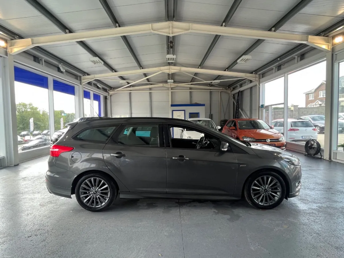 Ford Focus ST-LINE TDCI - Image 4