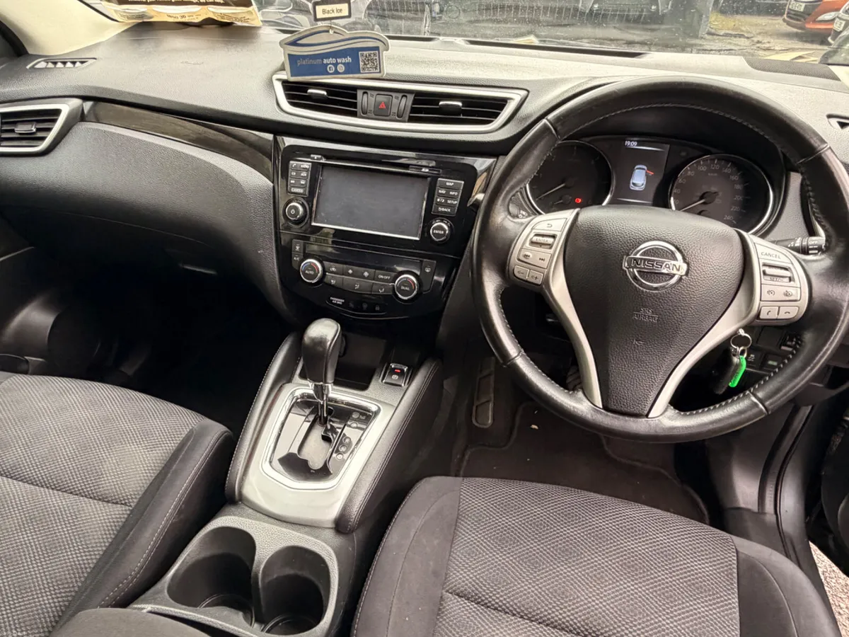 Nissan Qashqai 2017 Automatic w - Image 2