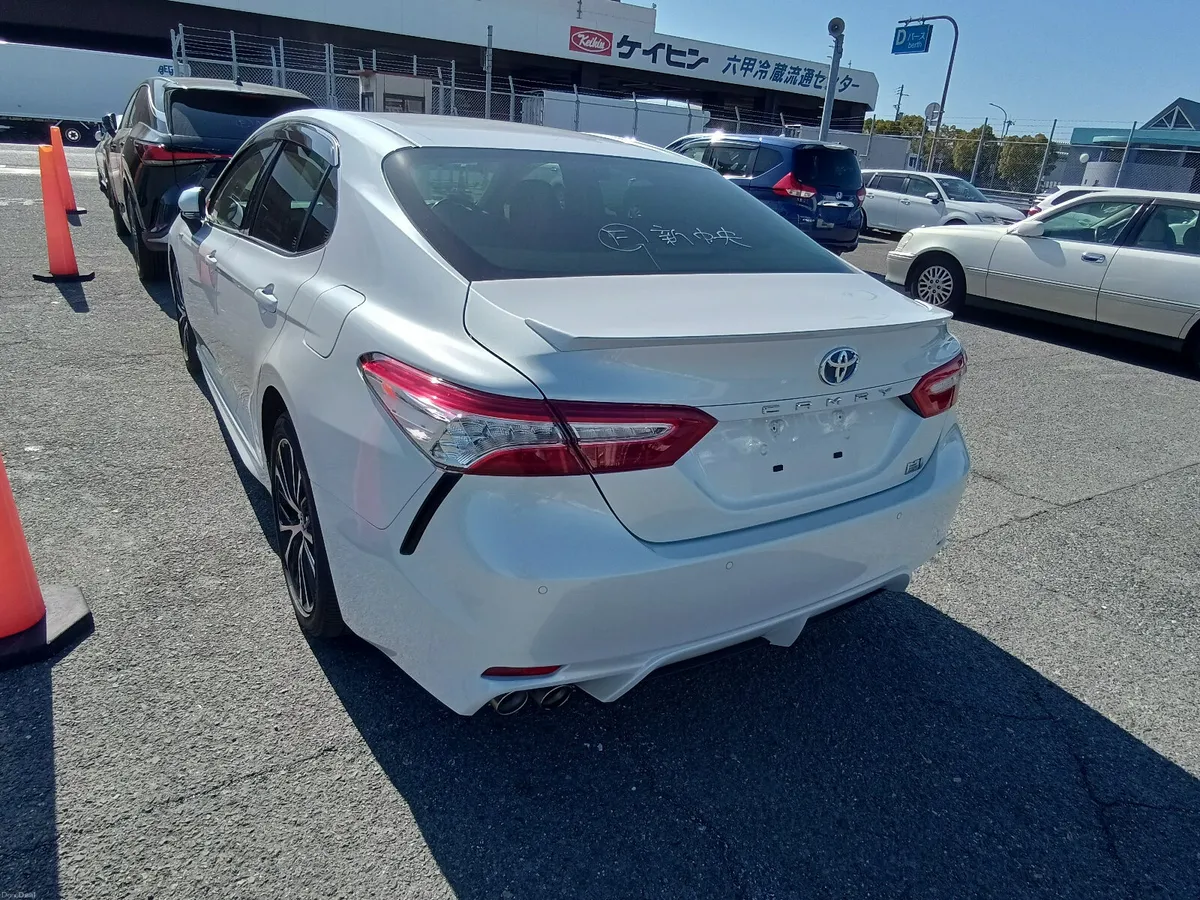 2019 Toyota Camry WS Hybrid - Image 4