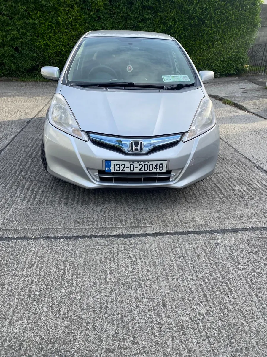 Honda Fit, 1.3 Petrol Hybrid Automatic, 132 - Image 2