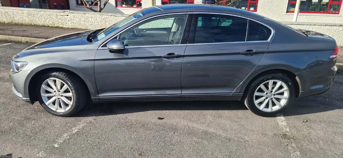 Volkswagen Passat 2016 - Image 1