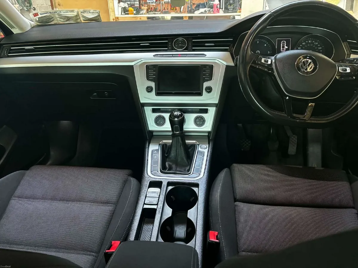 Volkswagen Passat 2016 - Image 4