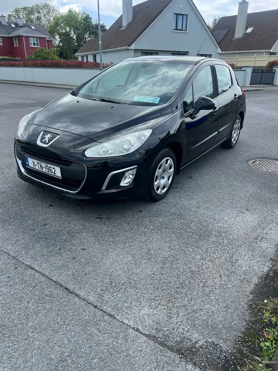 Peugeot 308 1.6 Diesel automatic low mileage - Image 2