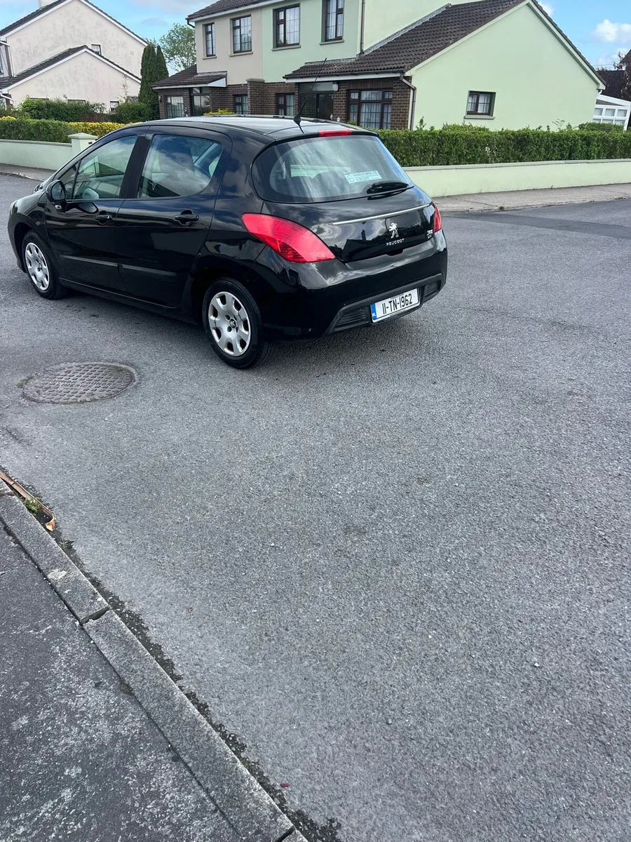 Peugeot 308 1.6 Diesel automatic low mileage - Image 3