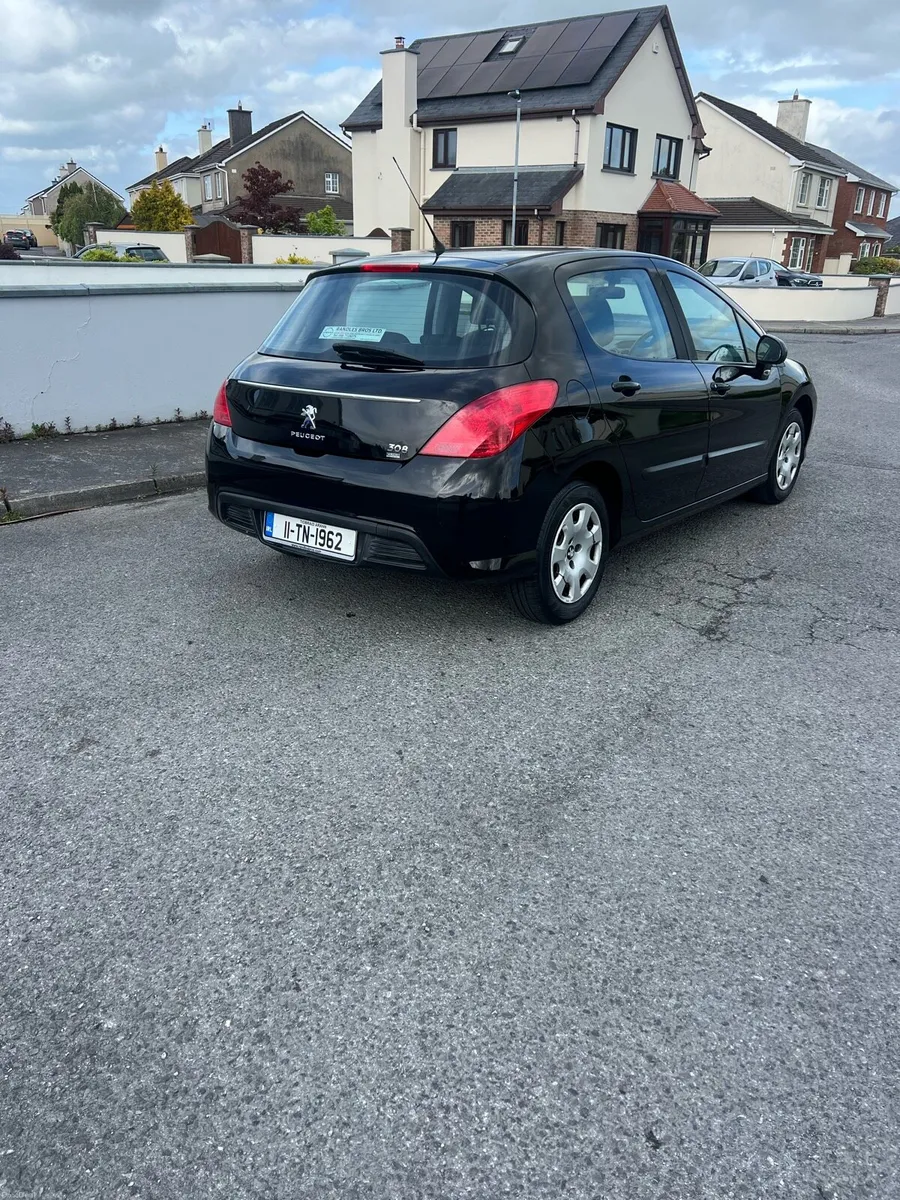 Peugeot 308 1.6 Diesel automatic low mileage - Image 4
