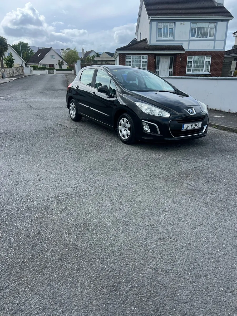 Peugeot 308 1.6 Diesel automatic low mileage - Image 1