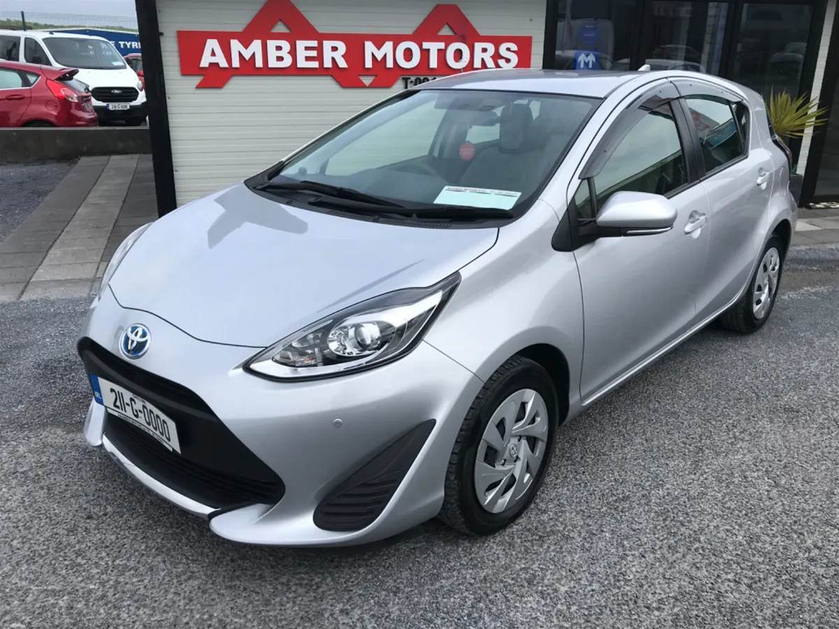 2021 Toyota Aqua Hybrid - Image 3