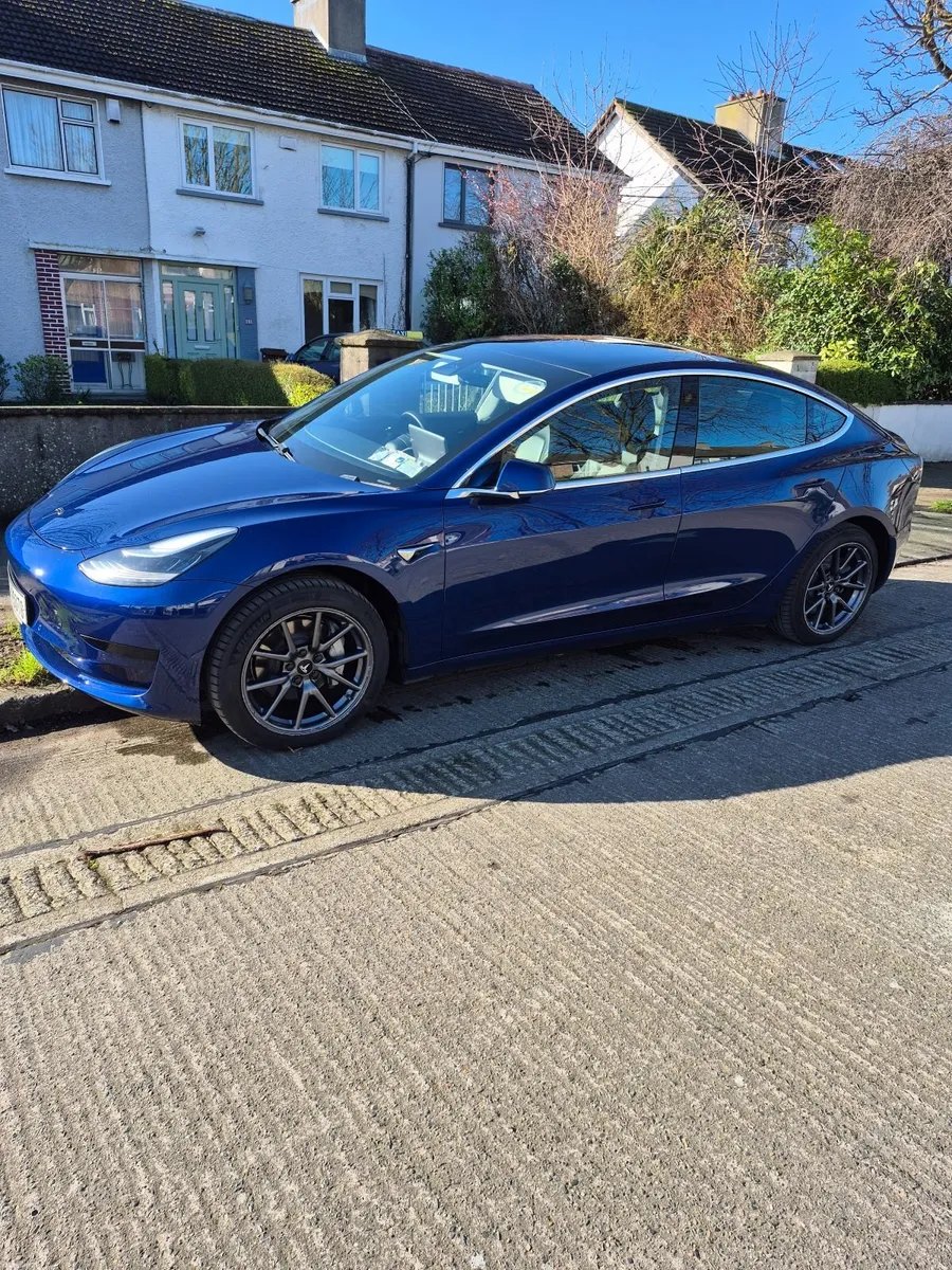 Tesla Model 3 2019 - Image 4