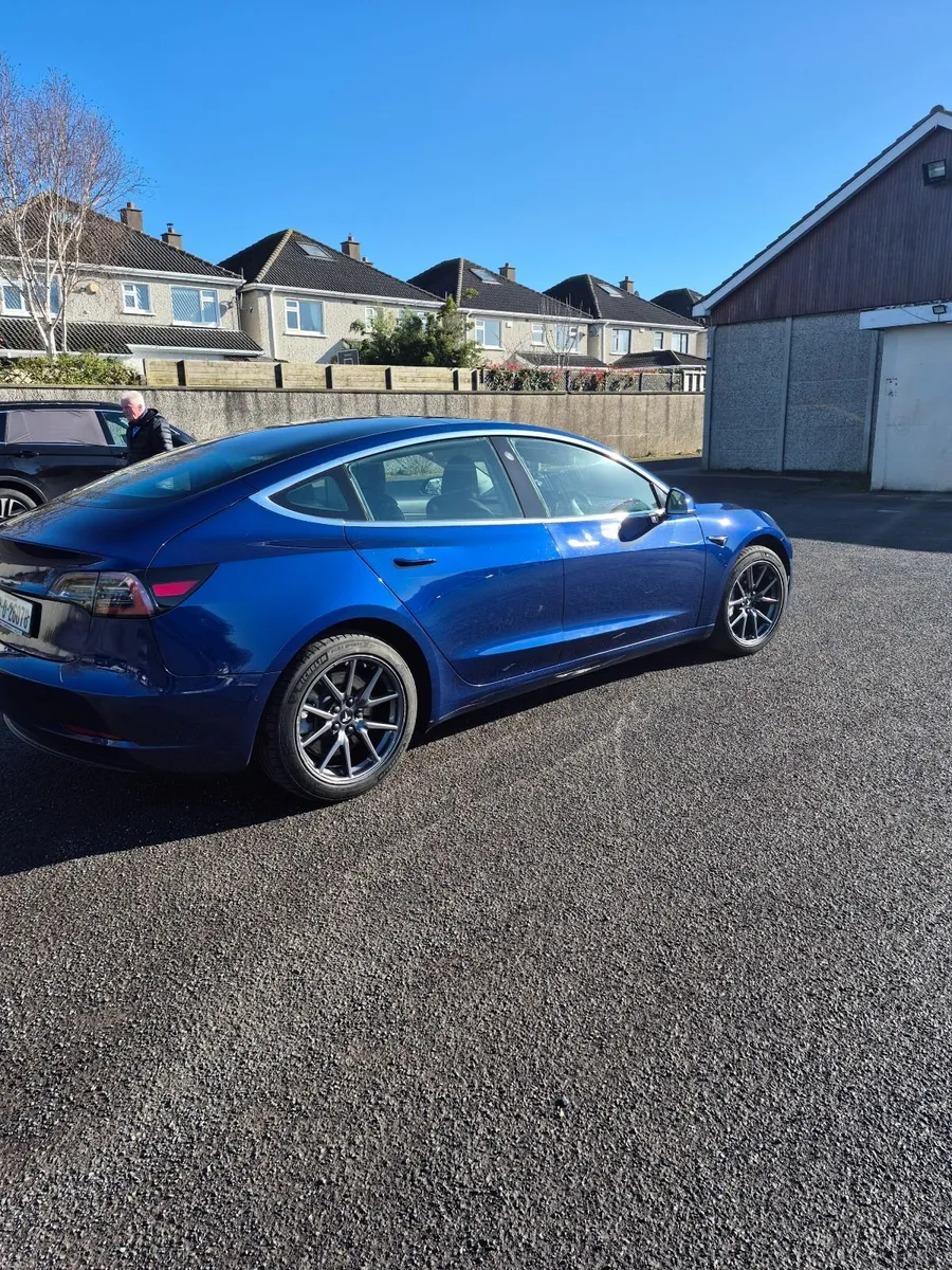 Tesla Model 3 2019 - Image 5