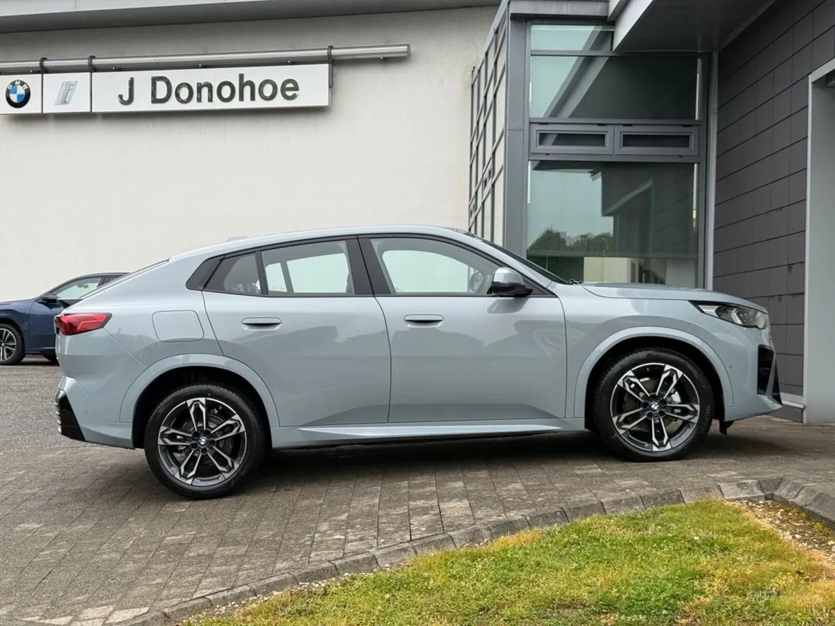 BMW iX2 eDrive20 M Sport - Image 3