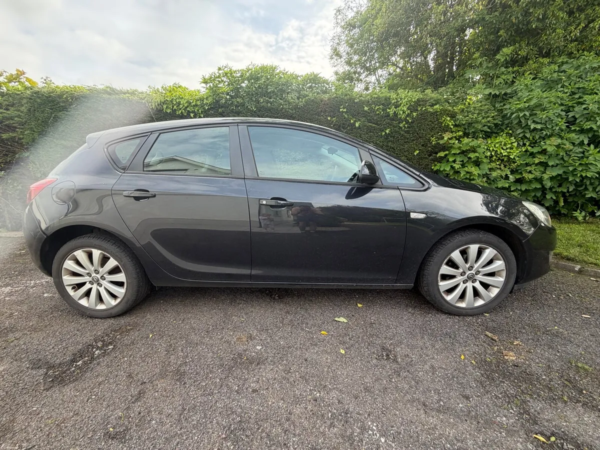 Opel Astra 1.4 Petrol Low KMs  Full MD history - Image 4