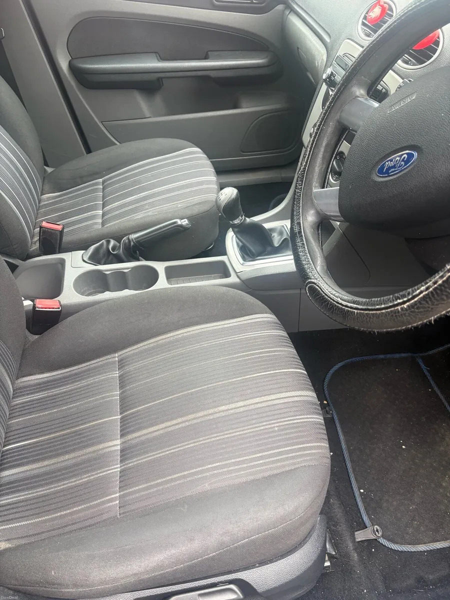 2010 ford focus - Image 4